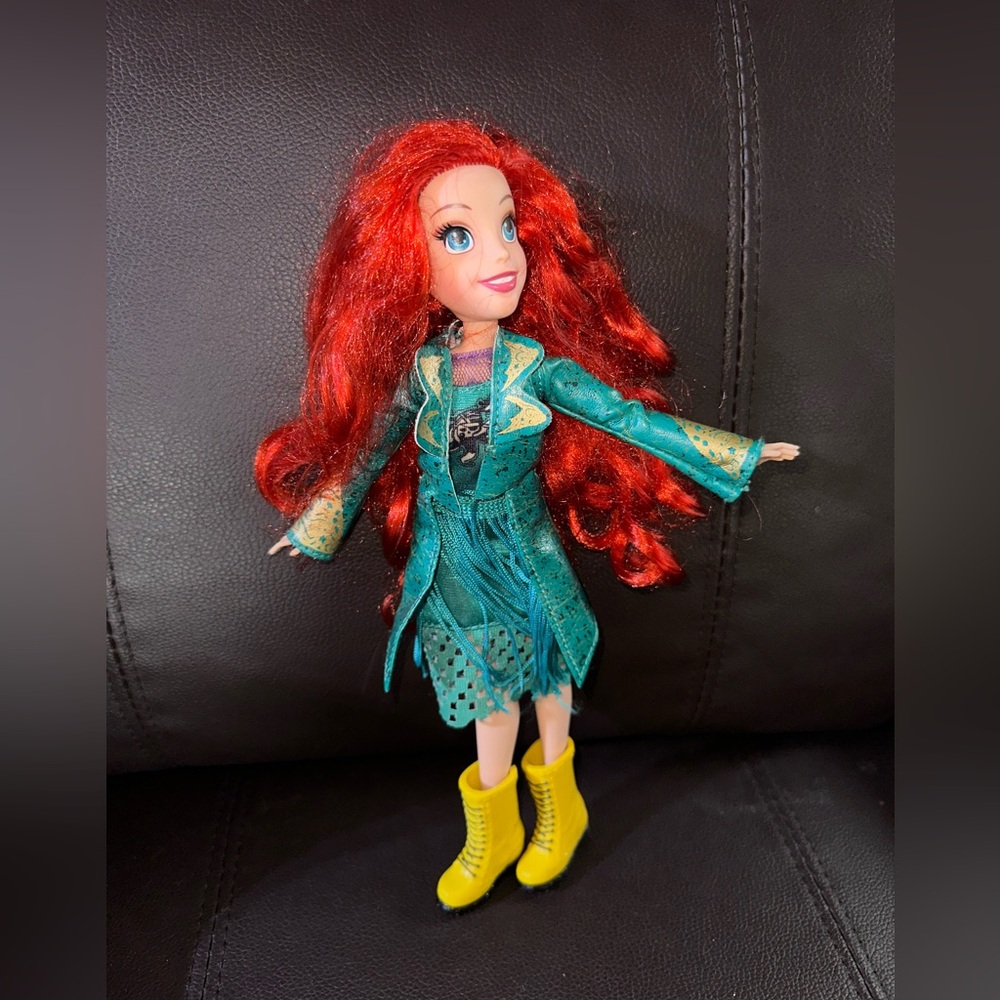 Disney Princess Royal Shimmer Merida Fashion Doll 11 Inch Yellow Boots SO CUTE - Picture 4 of 6